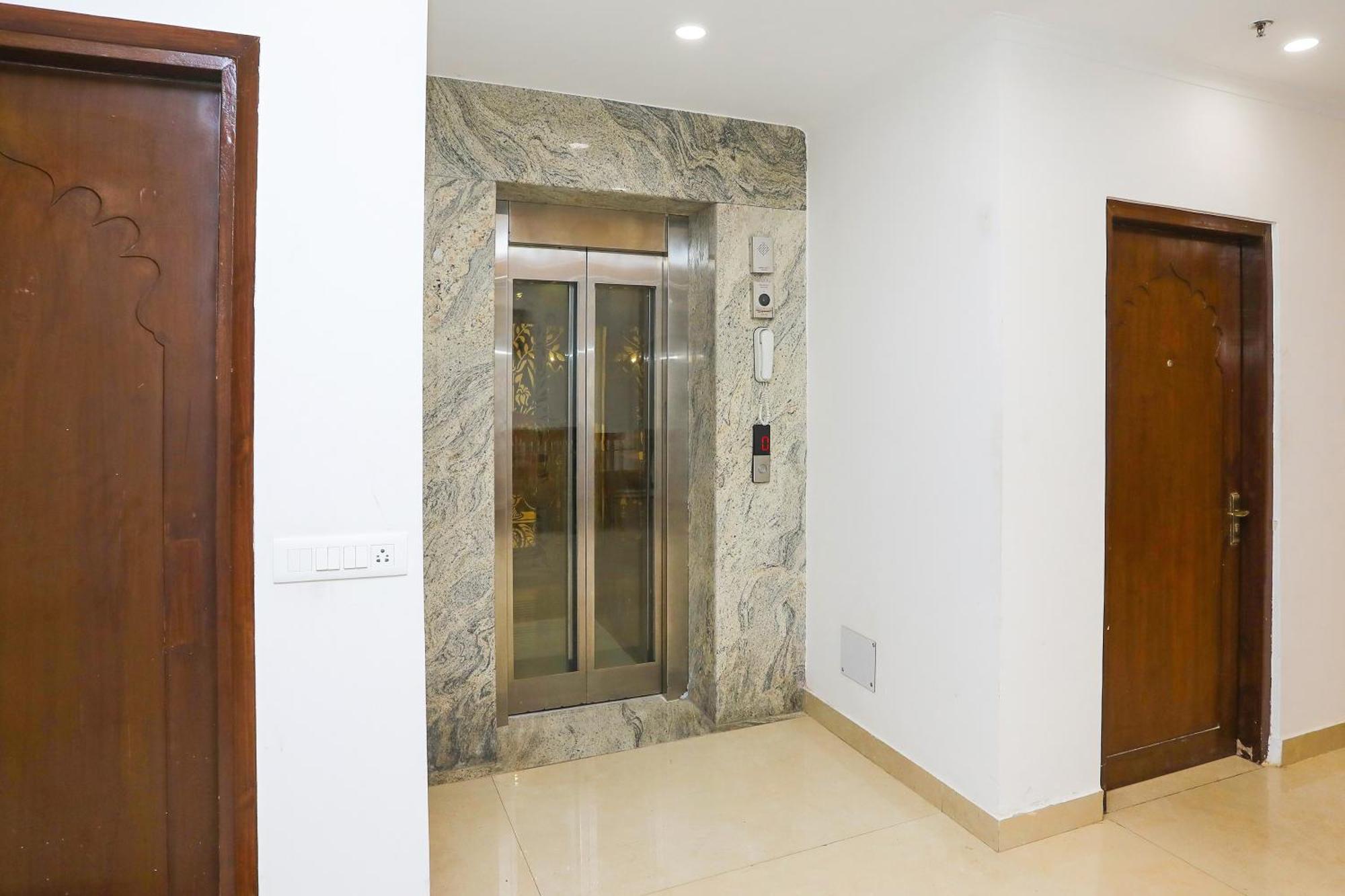 Collection O Residency Near Dwarka Sector 21 Metro Station 호텔 Kapas Hera 외부 사진